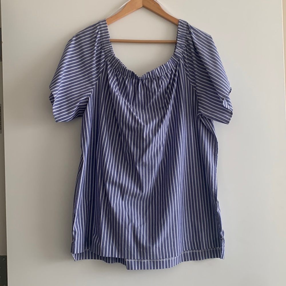 Banana Republic shirt. Size L